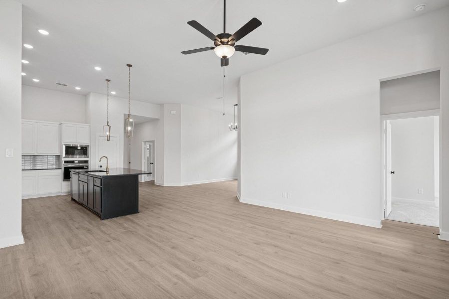 Spacious, unfurnished interior of a new home in Grange 45' Homesites, Katy (Image 25). Spacious, unfurnished interior of a new home in Grange 45' Homesites, Katy (Image 25).