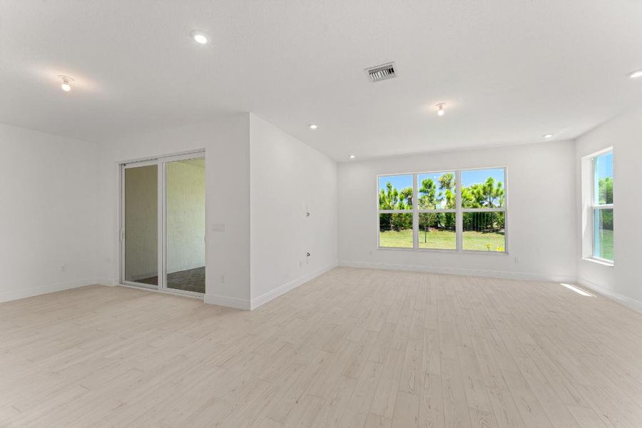 US_SEF_OCEANA_LOT 20_great room