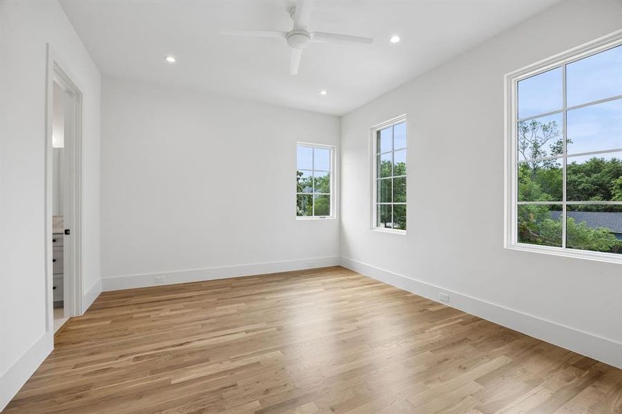 Spacious, unfurnished interior of a new home in , Dallas (Image 24).