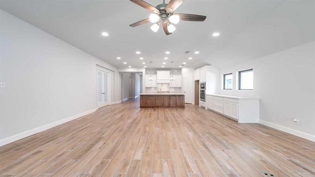 Spacious, unfurnished interior of a new home in The Heights At Uptown Celina 50', Celina (Image 12).