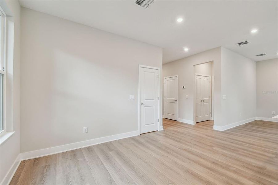 Spacious, unfurnished interior of a new home in , St. Petersburg (Image 19). Spacious, unfurnished interior of a new home in , St. Petersburg (Image 19).