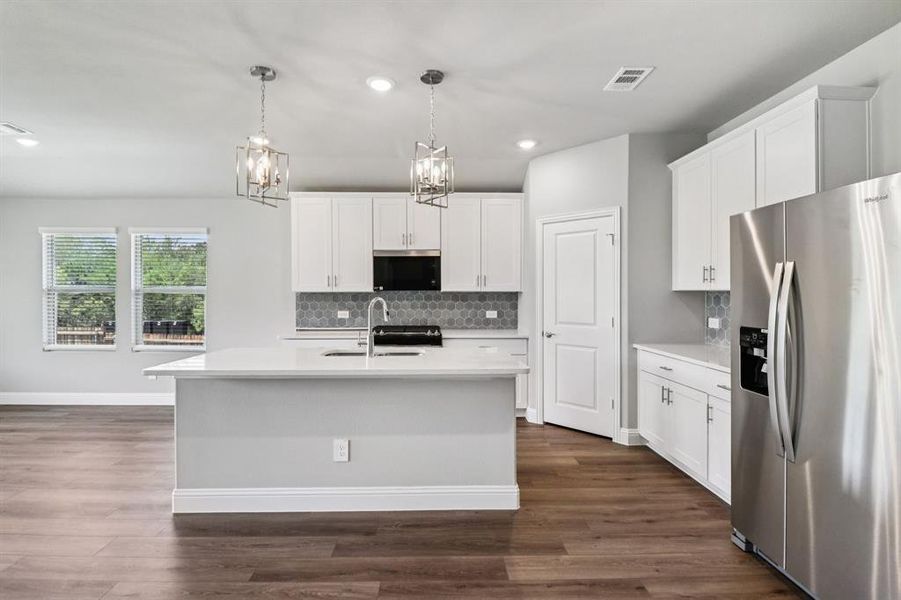 Photo is not of the actual home, but is an inspirational photo of builder’s model home and may depict options, furnishings, and/or decorator features that are not included. Photo is not of the actual home, but is an inspirational photo of builder’s model home and may depict options, furnishings, and/or decorator features that are not included.