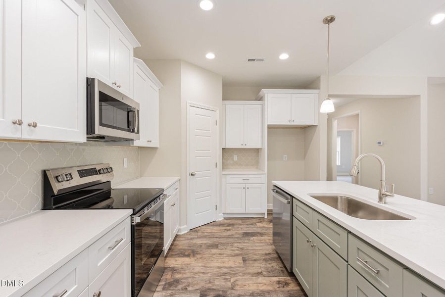 011_cj4a0839-edit_783 011_cj4a0839-edit_783