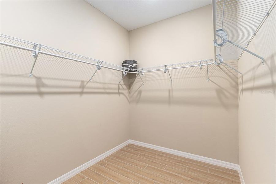 Spacious, unfurnished interior of a new home in , Ocala (Image 25).