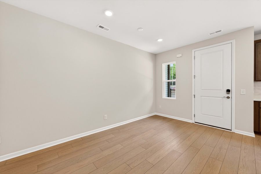 Spacious, unfurnished interior of a new home in Amplitude, Charlotte (Image 17).