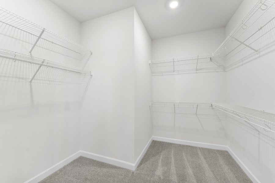 Spacious, unfurnished interior of a new home in Landmark Commons, Boiling Springs (Image 24).