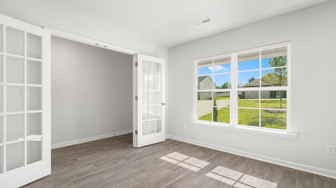 Spacious, unfurnished interior of a new home in Mount Hope Estates, Winston-Salem (Image 10).