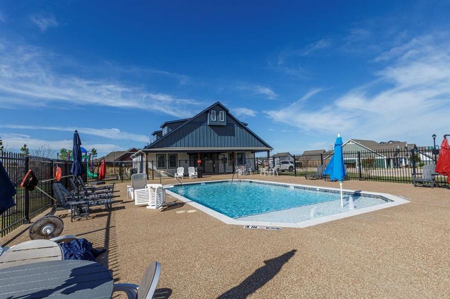 Community amenities in Heritage Towne, Grand Prairie (Image 26).