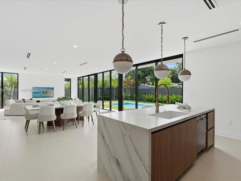 Community amenities in , Miami (Image 53).