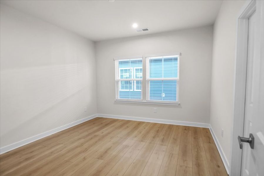 Spacious, unfurnished interior of a new home in Canterbrook Farms Ranches, Fountain Inn (Image 15).