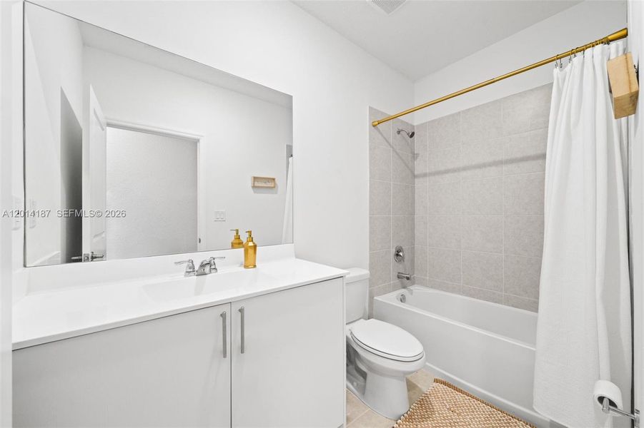 Furnished interior view inside a new home in Hawthorne at Galiano Pointe, Miami (Image 19). Furnished interior view inside a new home in Hawthorne at Galiano Pointe, Miami (Image 19).