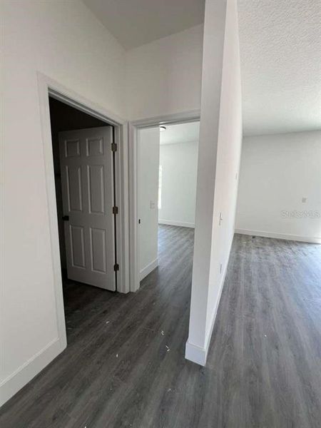 Spacious, unfurnished interior of a new home in , Lake Wales (Image 13).
