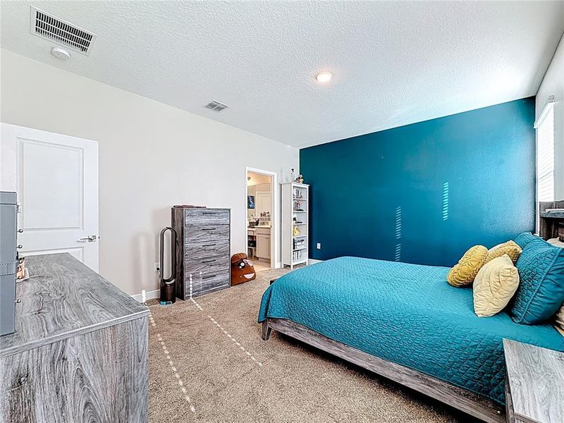 Furnished interior view inside a new home in , Orlando (Image 34).