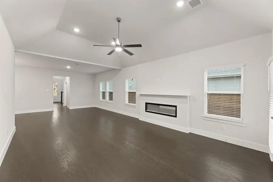 Spacious, unfurnished interior of a new home in Solterra, Mesquite (Image 14). Spacious, unfurnished interior of a new home in Solterra, Mesquite (Image 14).
