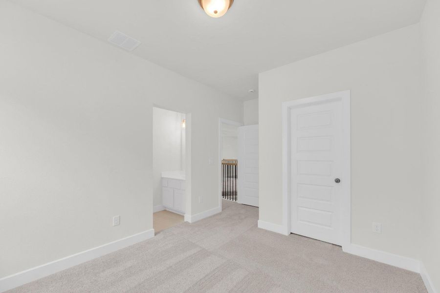 Spacious, unfurnished interior of a new home in Santa Rita Ranch - 60', Liberty Hill (Image 26). Spacious, unfurnished interior of a new home in Santa Rita Ranch - 60', Liberty Hill (Image 26).