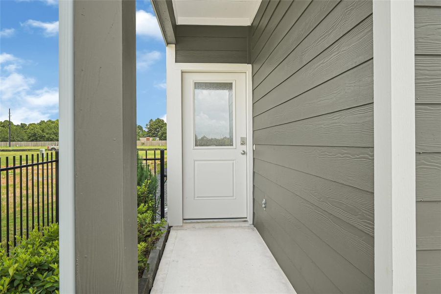 Exterior details and patio area of a home in , Katy (Image 24).