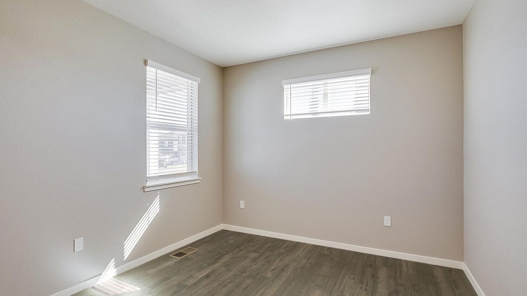 Spacious, unfurnished interior of a new home in Carriage Hills, Frederick (Image 6).