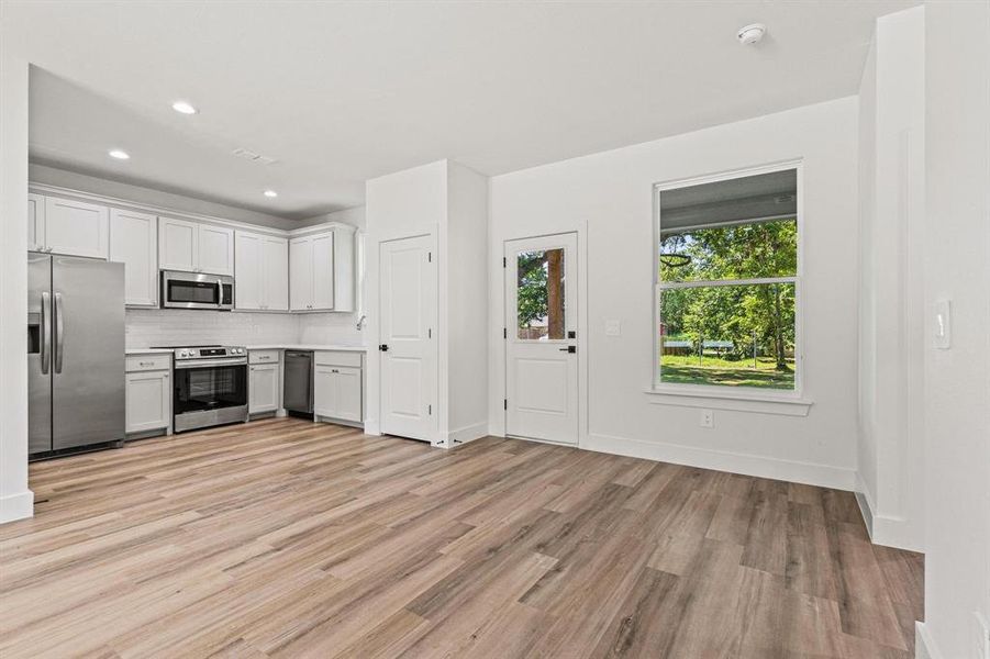 Spacious, unfurnished interior of a new home in , Denison (Image 22).