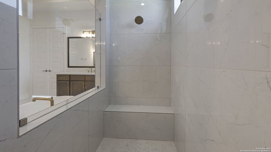 Close-up of interior finishes inside a home in George's Ranch Acre, Boerne (Image 19).