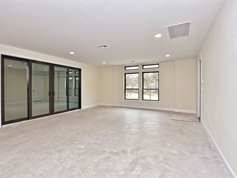 Representative unfurnished interior of a home built from the Avalon by Giddens Homes in Scofield Farms Estates, Georgetown (Image 153).