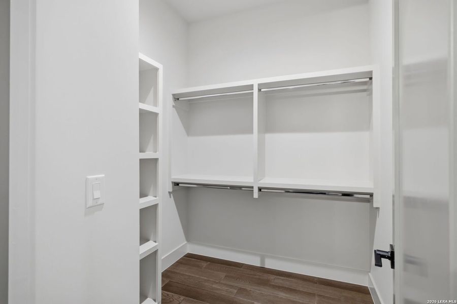 Spacious, unfurnished interior of a new home in , San Antonio (Image 44).