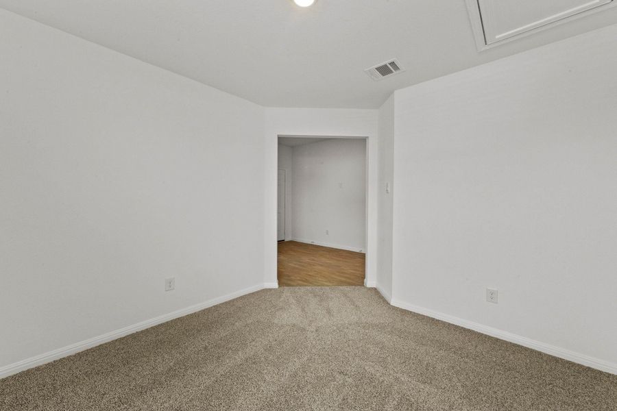 Spacious, unfurnished interior of a new home in , San Marcos (Image 16).
