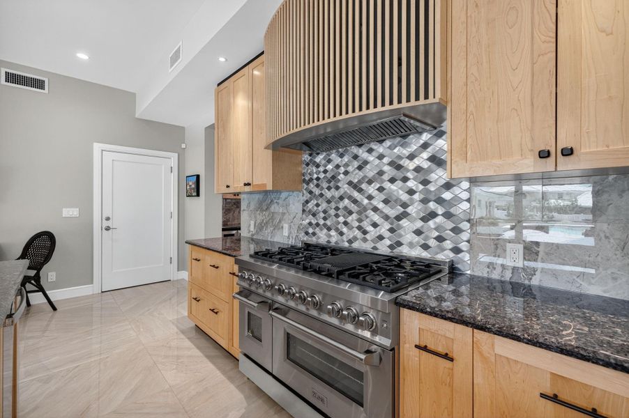 Furnished interior view inside a new home in , Fort Lauderdale (Image 51).