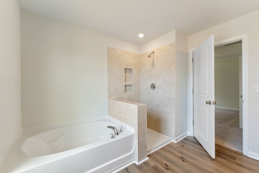 Furnished interior view inside a new home in Richmond Hill, Inman (Image 16).