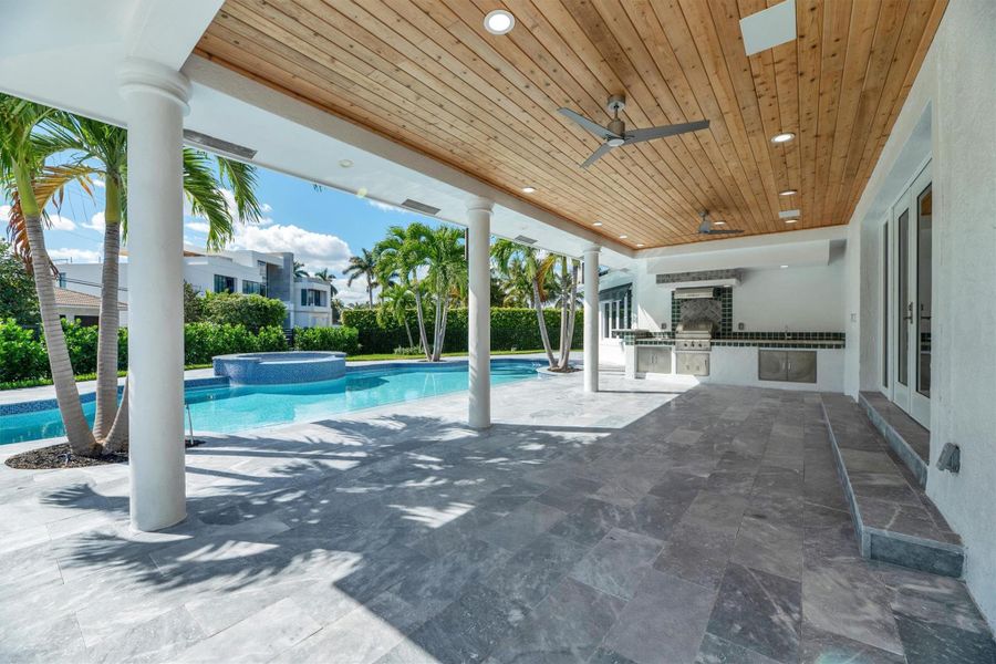 Spacious, unfurnished interior of a new home in , Fort Lauderdale (Image 31).