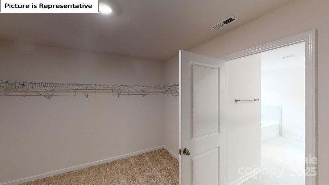 Spacious, unfurnished interior of a new home in Sylvan Creek, Denver (Image 25).