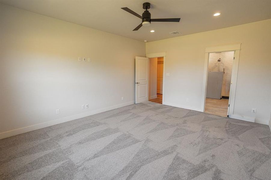 Spacious, unfurnished interior of a new home in , Granbury (Image 21). Spacious, unfurnished interior of a new home in , Granbury (Image 21).