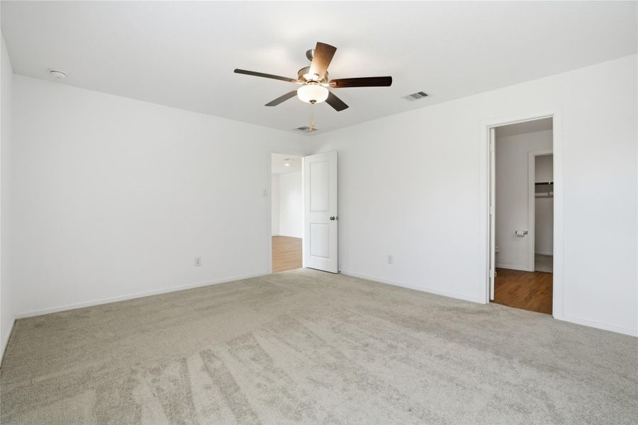 Spacious, unfurnished interior of a new home in Sterling Point at Baytown Crossings: Watermill Collection, Baytown (Image 14).