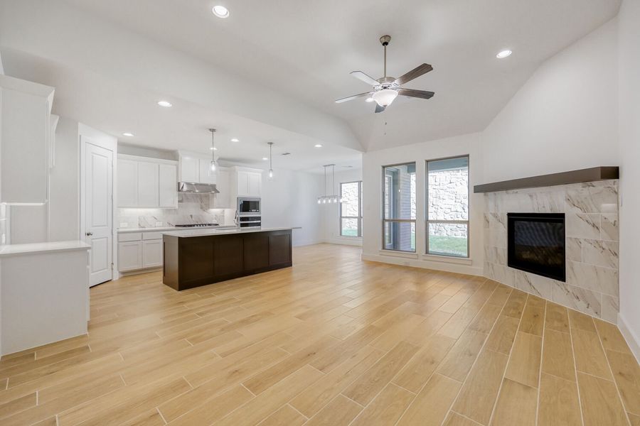 180 Buffalo - Living Area
