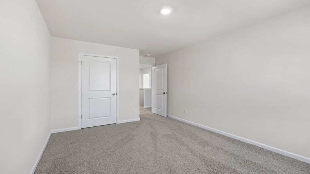 Spacious, unfurnished interior of a new home in Cedar Gap, Fountain Inn (Image 21).