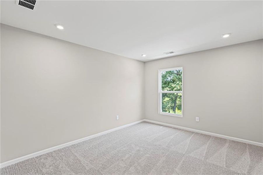 Spacious, unfurnished interior of a new home in Villas at Gold Creek, Dawsonville (Image 12).