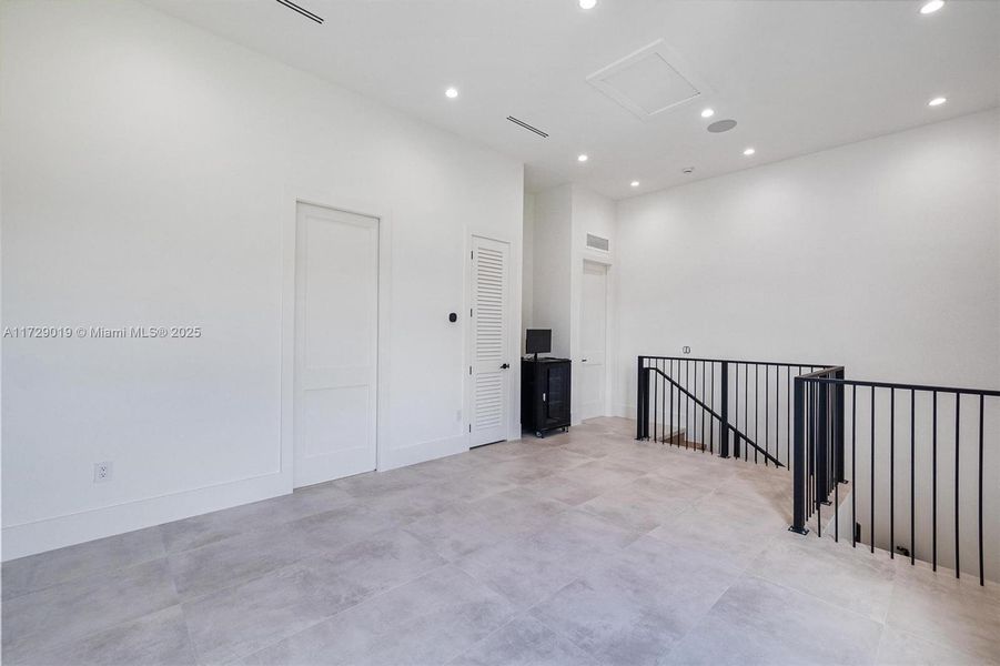 Image 30 of a home in .