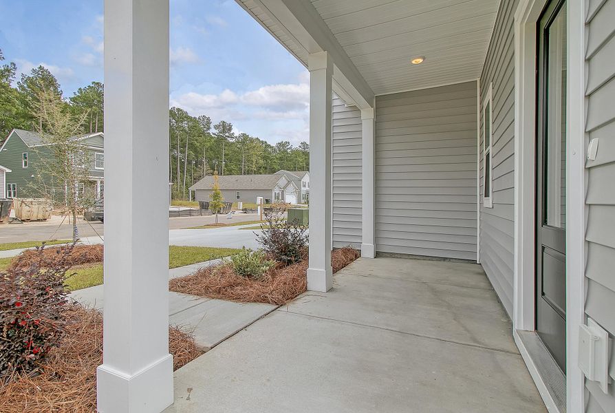 Exterior details and patio area of a home in Watson Hill, Summerville (Image 4).