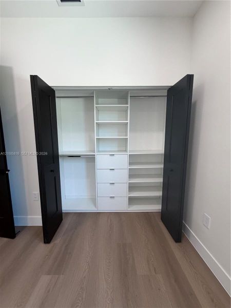 Spacious, unfurnished interior of a new home in , Miami (Image 49).