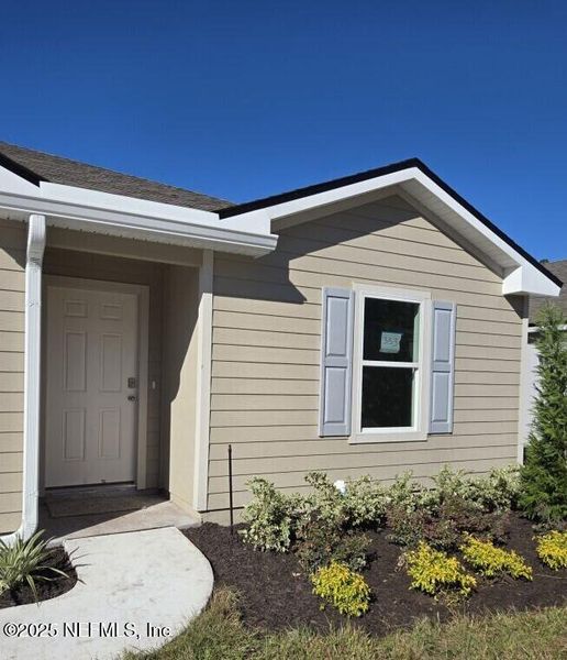 Exterior details and patio area of a home in Copes Landing, Jacksonville (Image 3). Exterior details and patio area of a home in Copes Landing, Jacksonville (Image 3).