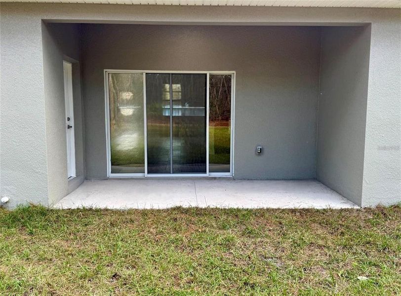 Exterior details and patio area of a home in , Dunnellon (Image 3). Exterior details and patio area of a home in , Dunnellon (Image 3).