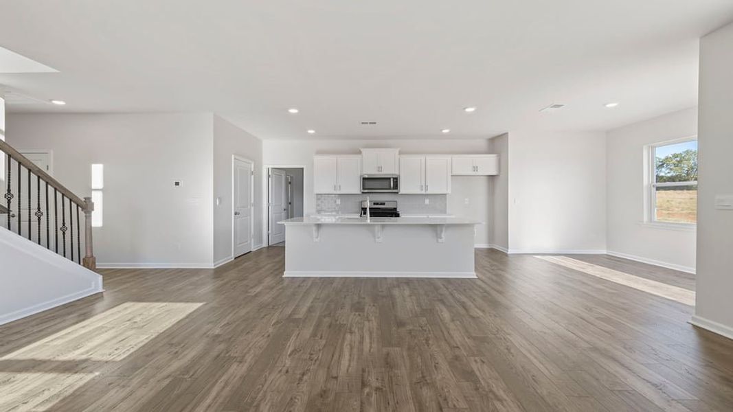 Spacious, unfurnished interior of a new home in Woodglen, Piedmont (Image 19).