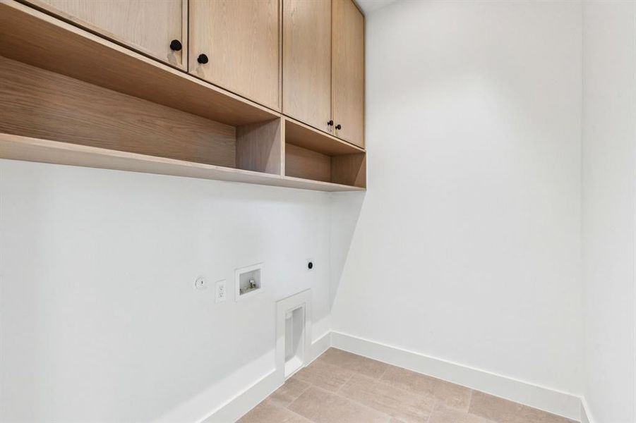 Spacious, unfurnished interior of a new home in , Dallas (Image 19). Spacious, unfurnished interior of a new home in , Dallas (Image 19).