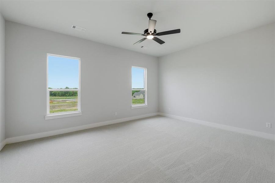 Spacious, unfurnished interior of a new home in Creekview Addition, Van Alstyne (Image 26).