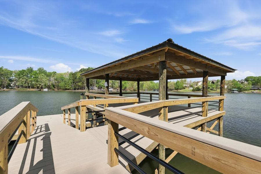 Community amenities in The Coves on Lake Wylie, Charlotte (Image 24). Community amenities in The Coves on Lake Wylie, Charlotte (Image 24).
