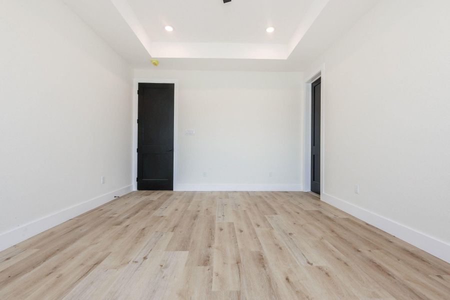 Spacious, unfurnished interior of a new home in , Tomball (Image 28).