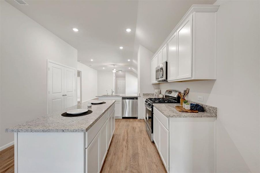 Furnished interior view inside a new home in Elevon, Lavon (Image 19).