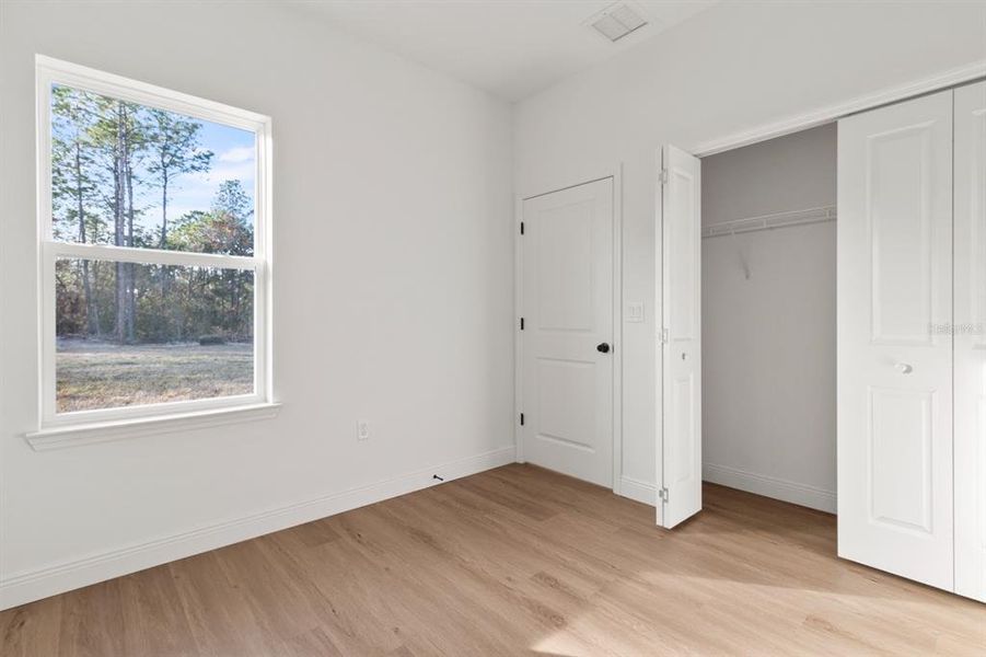 Spacious, unfurnished interior of a new home in , Ocala (Image 28).
