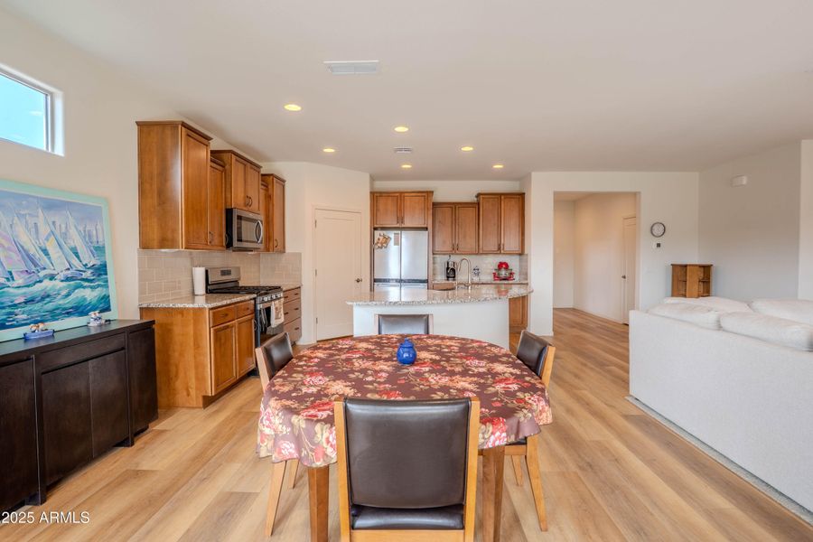 Dining Area Dining Area