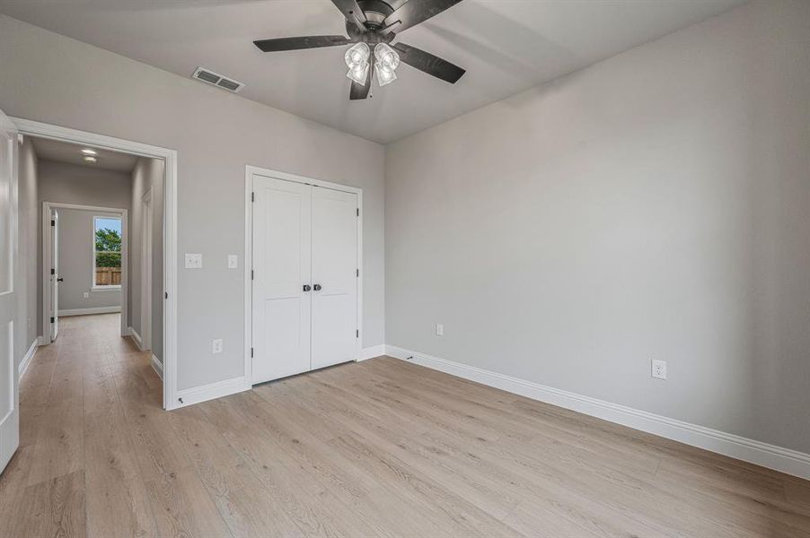 Spacious, unfurnished interior of a new home in , Glen Rose (Image 25). Spacious, unfurnished interior of a new home in , Glen Rose (Image 25).