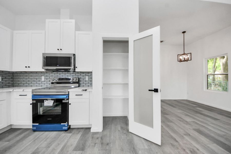 Furnished interior view inside a new home in , Baytown (Image 7).